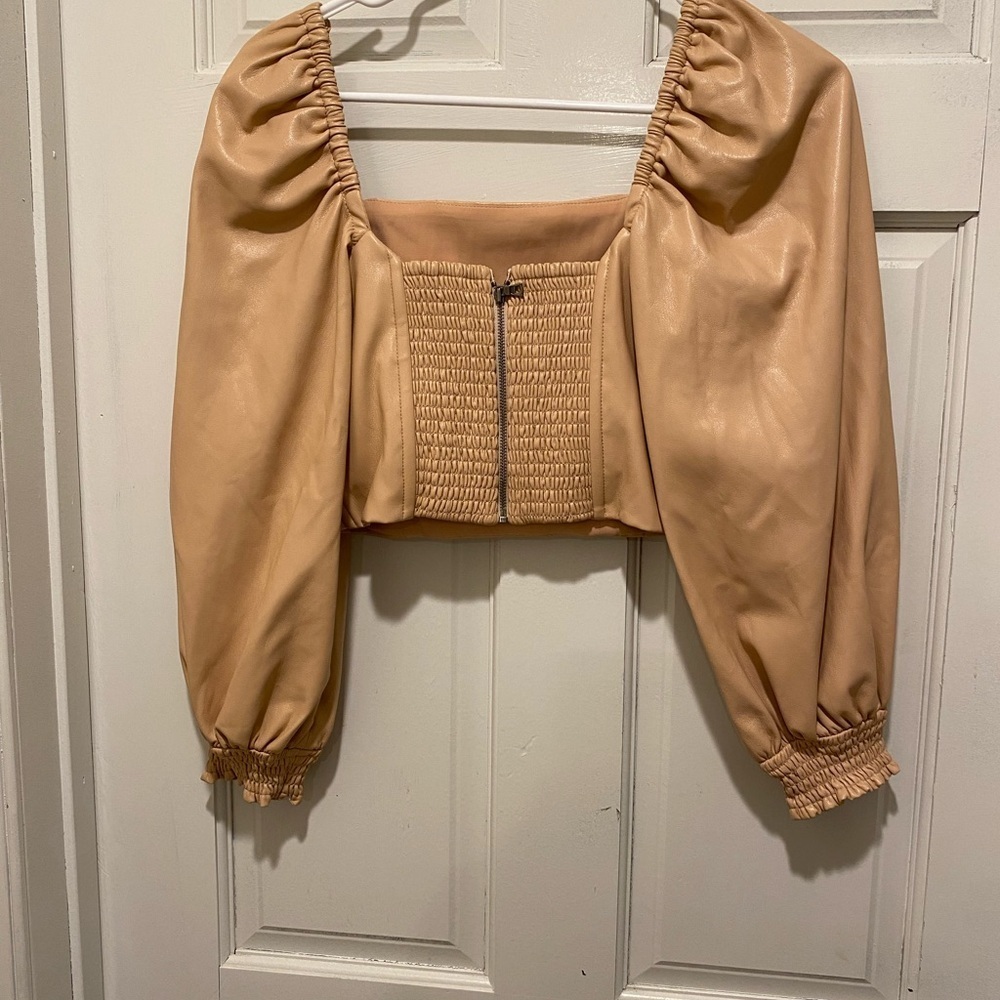Alice + Olivia Bronte Blouson Sleeve Crop Top in Almond Faux Leather - Picture 3 of 6